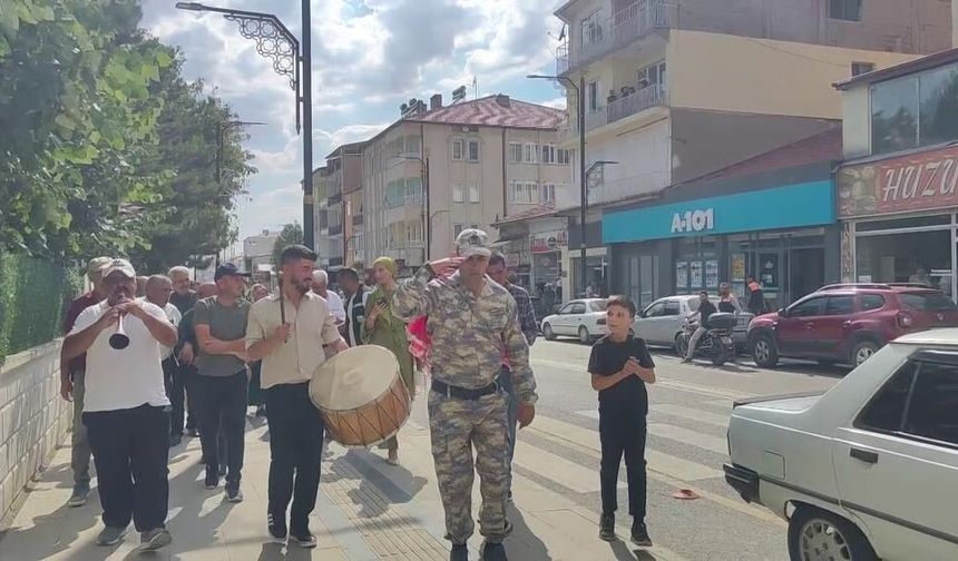 Sivas'ta engelleri yıkan askerlik provası