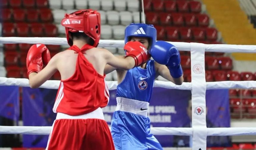 Sivas’ta boks heyecanı başladı! 64 ilden 781 sporcu ringe çıktı