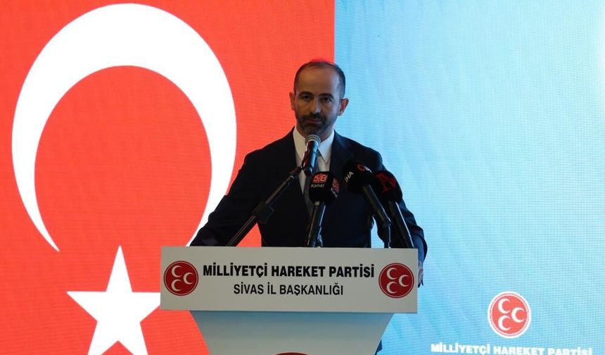 MHP Sivas İl Başkanlığında Hakan Uygun güven tazelendi