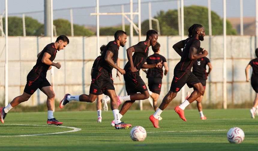 Sivasspor’da Manisa FK Mesaisi Başladı Hedef 3 Puana Uzandı