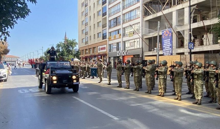 Sivas'ta Zafer provası gerçeğini aratmadı