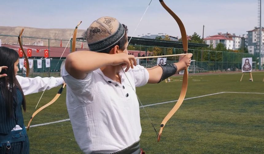 Yaylar Gerildi, Trap Atışları Yapıldı! Sivas’ın da Yer Aldığı Dev Şölende Kıran Kırana Yarış