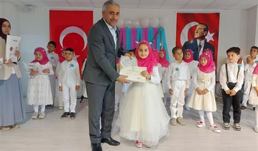 Gemerek'te Kur'an kursu öğrencilerinde mezuniyet coşkusu