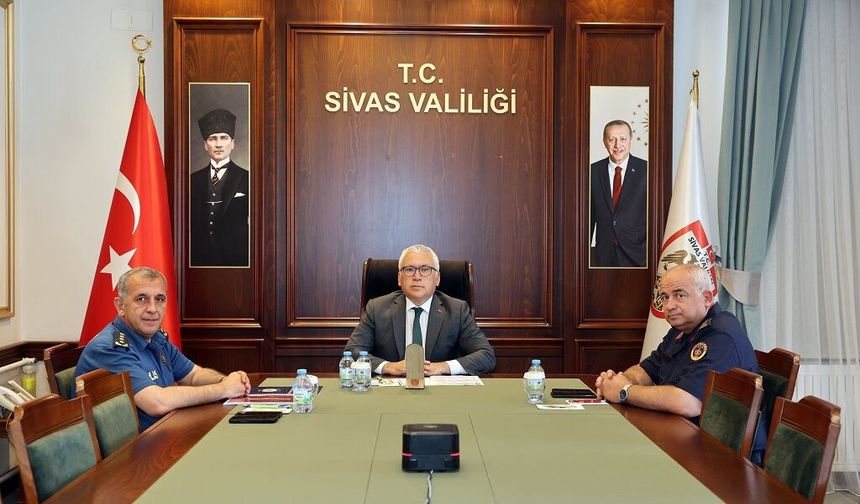 Sivas Valisi Milli Dayanışma Toplantısında