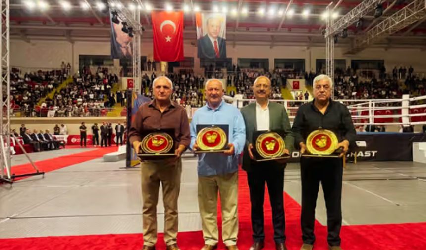 Sivas’ta Boksun Unutulmayan İsimlerine Büyük Vefa