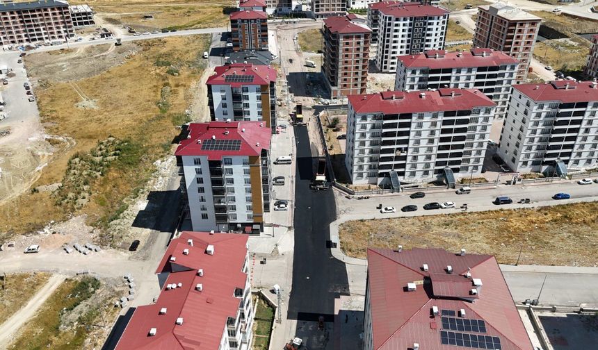 Sivas’ta Asfalt Çalışmaları Hız Kesmeden Devam Ediyor