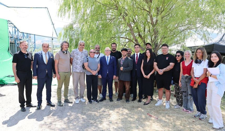 Sivas Valisi “Süper Köylü” filminin setini ziyaret etti