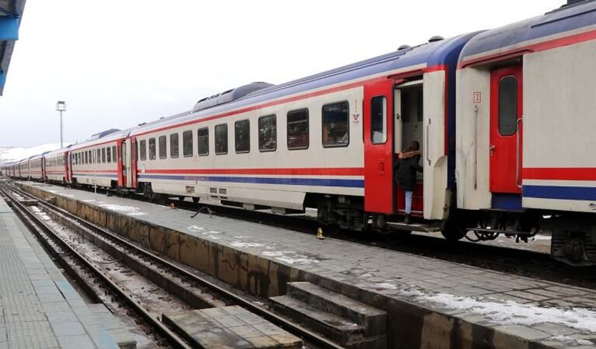 TCDD'den Yeni İhale: Yemekli Vagonlar 2 Yıllığına Kiralanacak