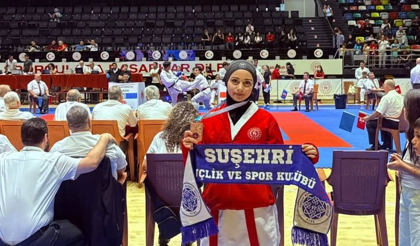 Sivaslı Karateciler Samsun’da kürsüyü bırakmadı