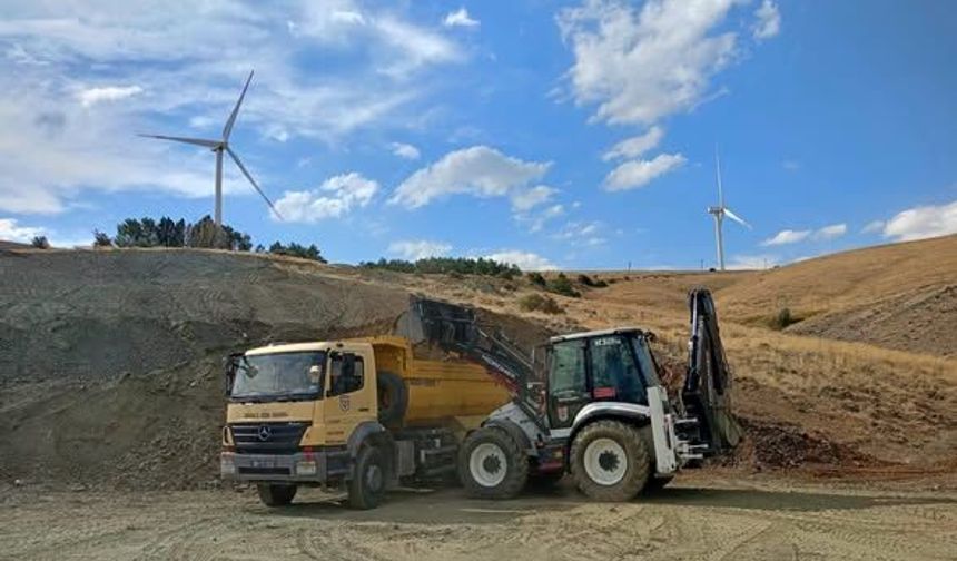 Kangal’da Mancılık Kırkpınar yolunda ulaşımı kolaylaştıracak çalışma