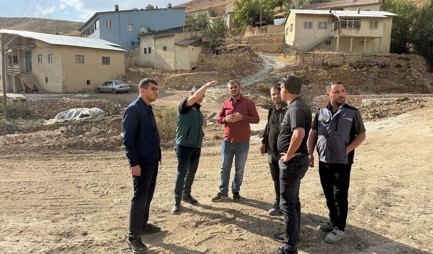 Gürün’de taşkın riskine karşı saha çalışmaları sürüyor
