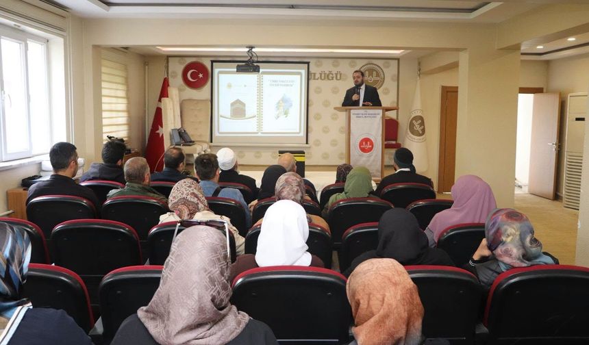 Sivas’tan Umre Ziyareti Yapacak Vatandaşlara Seminer