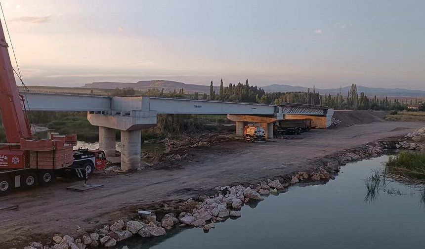 Gemerek'te Çepni Köprüsü yenileniyor