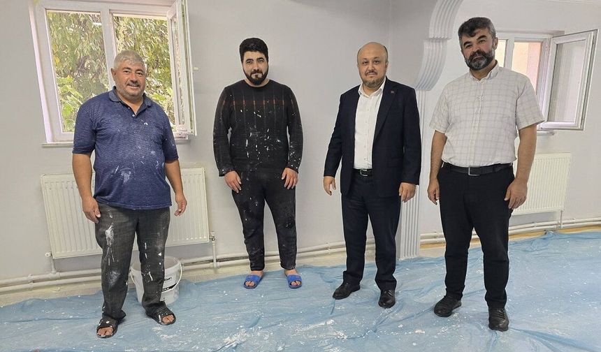 Ulaş'ta din görevlileri Kur'an kursu binasını gönüllü onardı