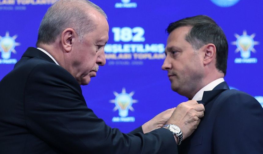 Koyulhisar Belediye Başkanı Karakullukçu AK Parti'ye geçti