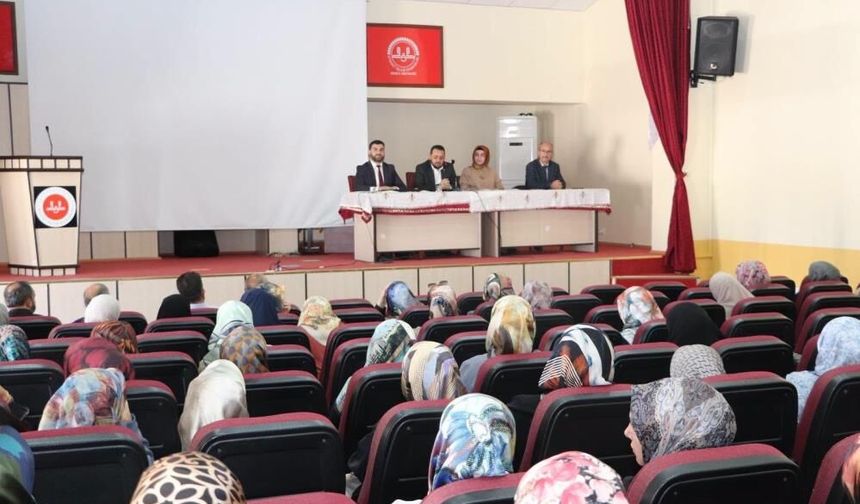 Sivas’ta din görevlilerine başarı belgeleri takdim edildi
