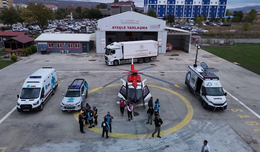 Sivas'ın Mobil Acil Sağlık Operasyon Merkezi Aracı tanıtıldı