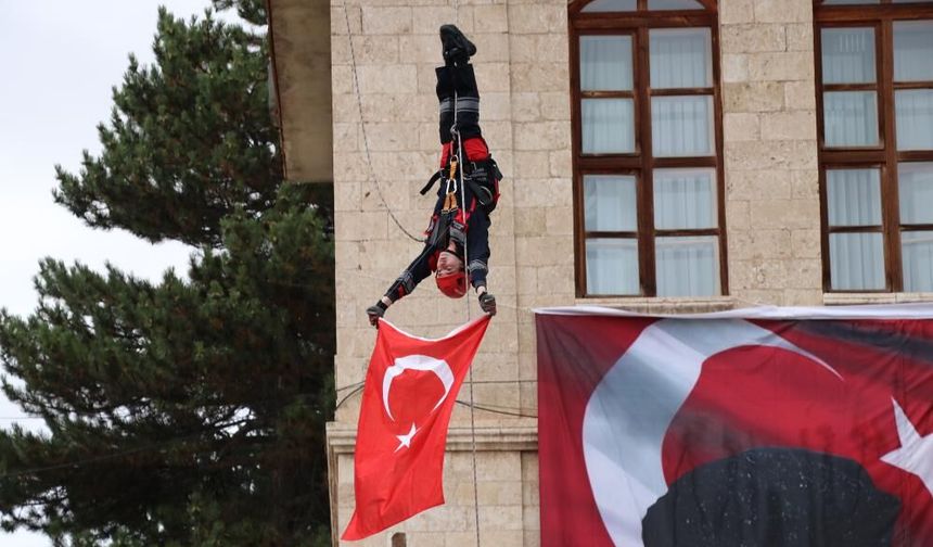 Sivas'ta okuldaki tatbikat gerçeğini aratmadı