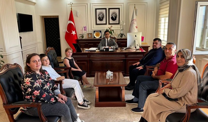 Akıncılar Kaymakamı'ndan kitap kurtlarına ödül