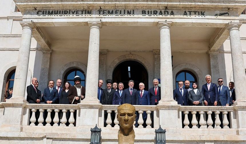 Bakan Yumaklı: Sivas Kongresi kararları geleceğimize de ışık