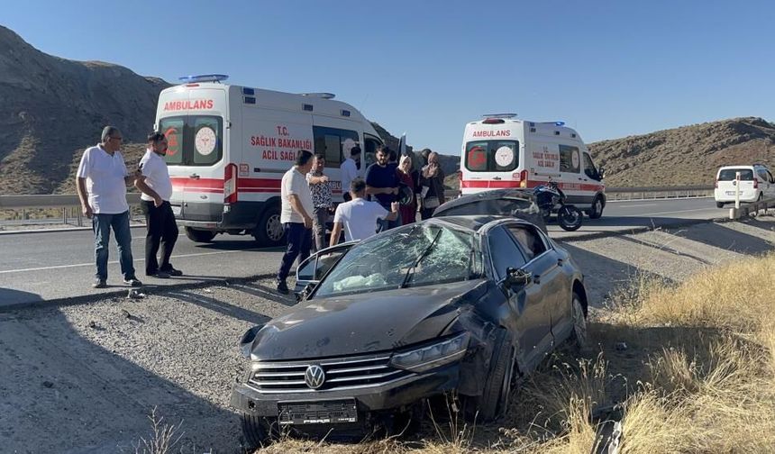 Sivas'ta Feci Kaza Otomobil Şarampole Uçtu