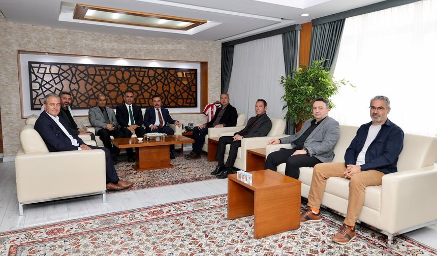 Sivas Gazeteciler Cemiyeti'den Başkan Uzun'a ziyaret