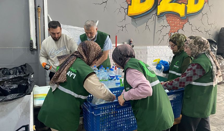 Sivas Yeşilay çevreye bilinci kendinden başladı