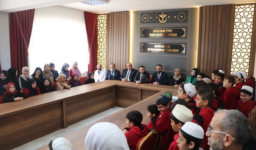 Sivas Mustafa Taki İmam Hatip Ortaokulunda Hafızlık Sınıfı açıldı