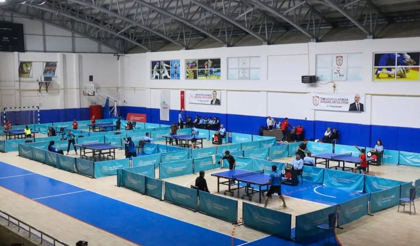 Sivas’ta Masa Tenisi Gençler Ferdi İl Birinciliği Heyecanı