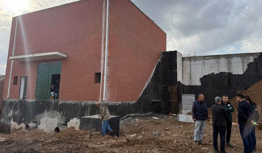 Hafik Koç Regülatörü'nde 5.000 m³'lük depoda inceleme