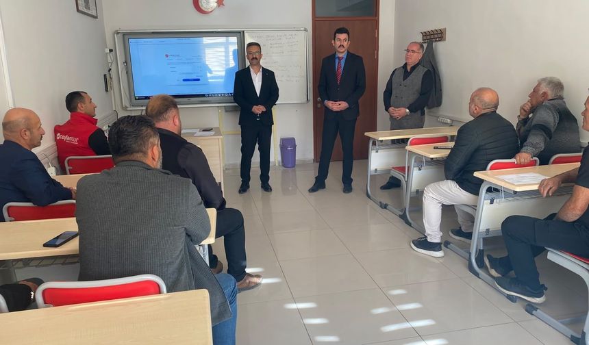 Ulaş'ta öğrenci servisi sürücülerine yönelik kurs açıldı