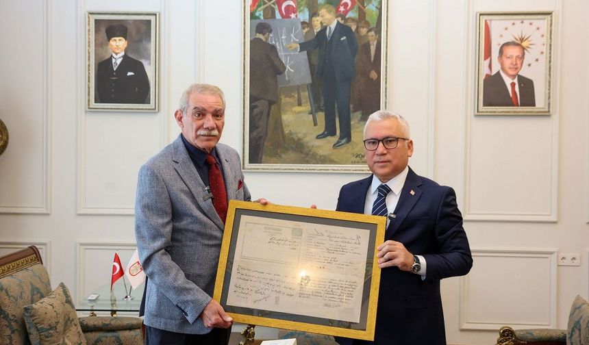 Sivaslı yüzbaşı Abdülkadir'in 110 yıllık haberleşme vesikası torununa ulaştı