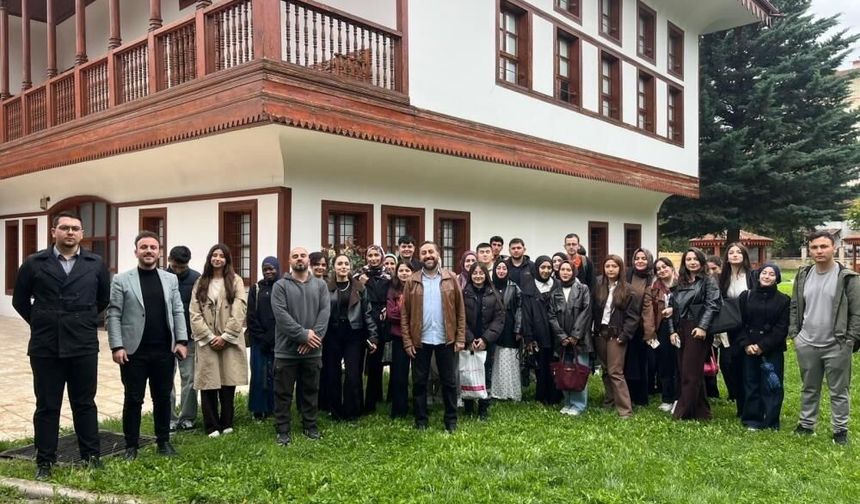 Derslerini tarihi mekanlarda yaptılar