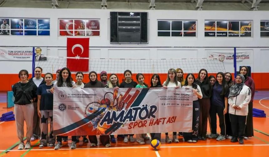 Sivas’ta yurtlarda spor şöleni düzenlendi
