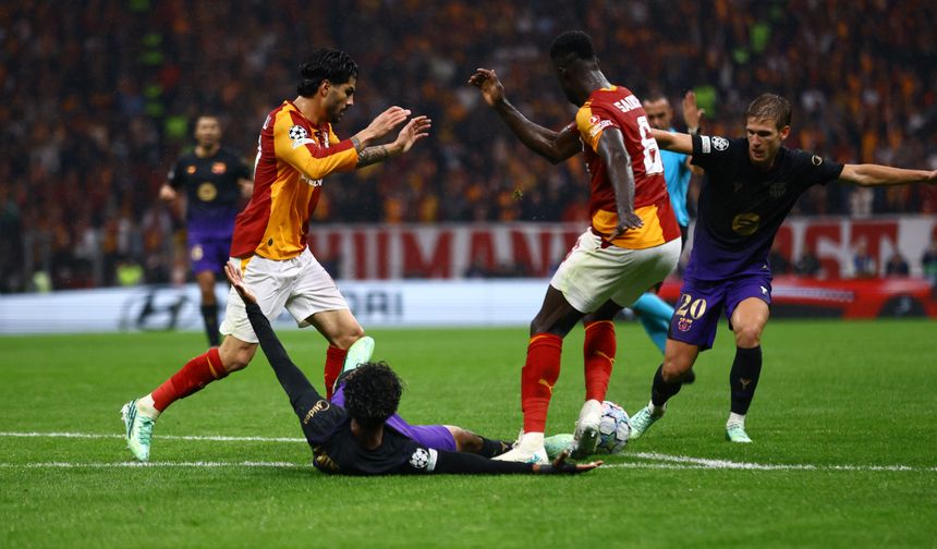 Galatasaray, Barcelona Karşısında Farklı Kaybetti