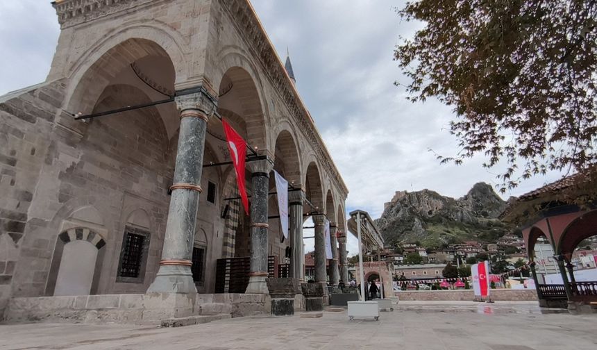 Sivas’ın Komşusunda 541 Yıllık Tarihi Cami Yeniden İbadete Açıldı!