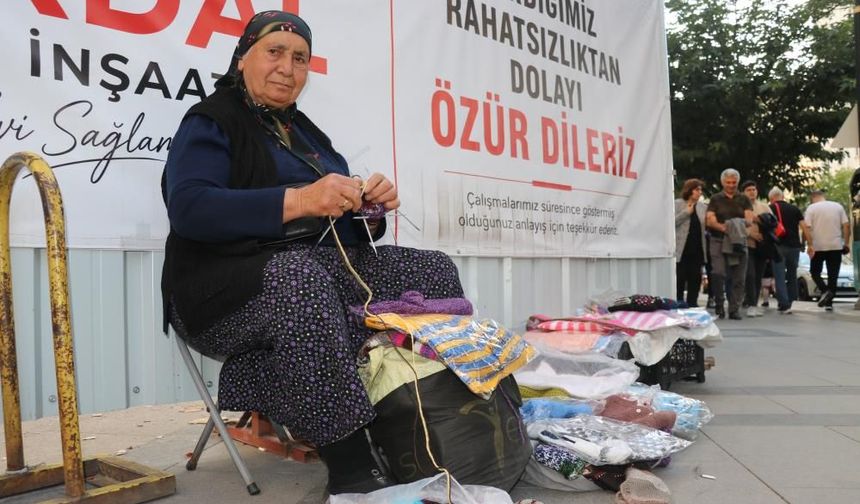 Sivas'ta geçimini 66 yıldır elişi ile yapıyor