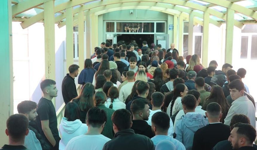 Ehliyetle KPSS’ye Girmek İstedi, Kapıdan Döndü