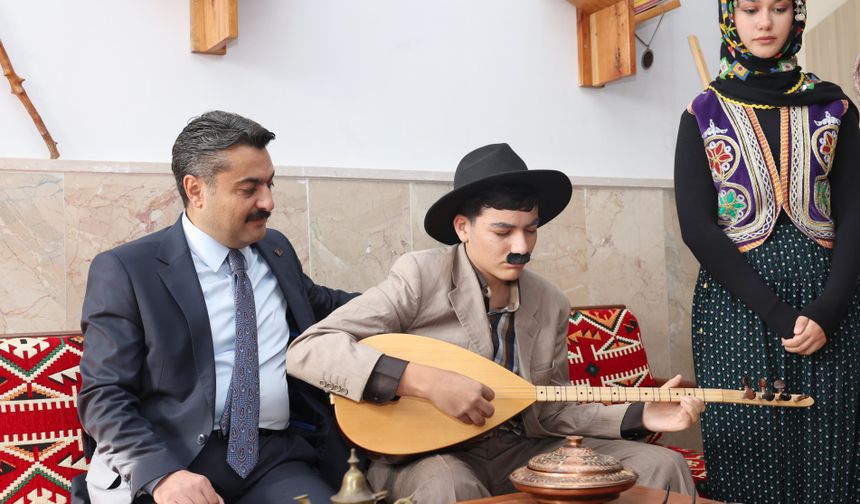 Sivas'ta o okulda Kültür-Edebiyat Sokağı açıldı