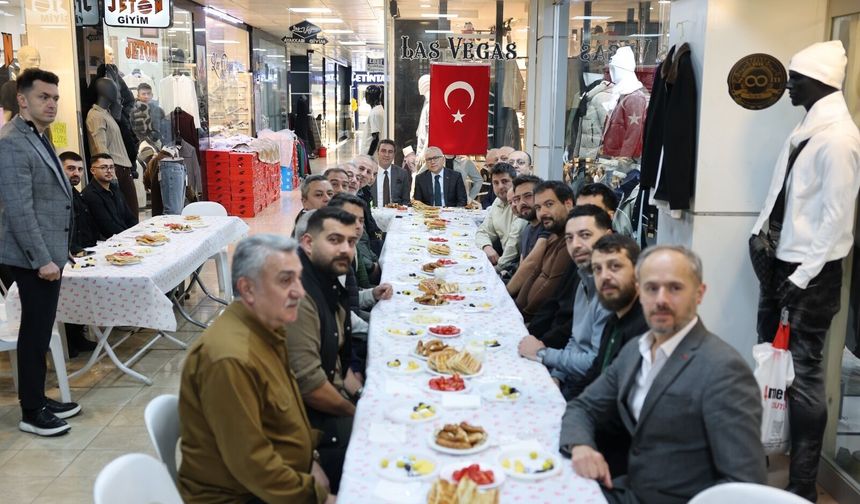 Sivas Valisi esnaflarla kahvaltıda buluştu