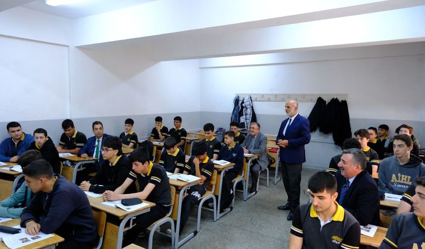 Rektör Şengönül, Mezunu olduğu İmam Hatip Lisesine Rektör olarak döndü