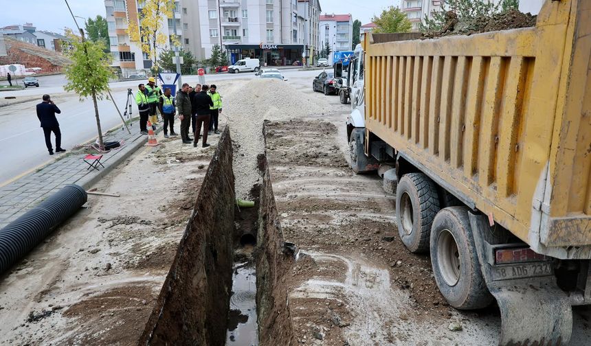Sivas’ta Her Yerde Çalışma Var! Asfalt Mesaisi Sürüyor