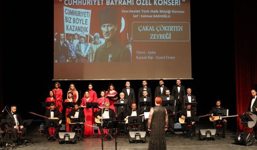 Sivas’ta Cumhuriyet Coşkusu Türk Halk Müziği Konseriyle Yaşandı