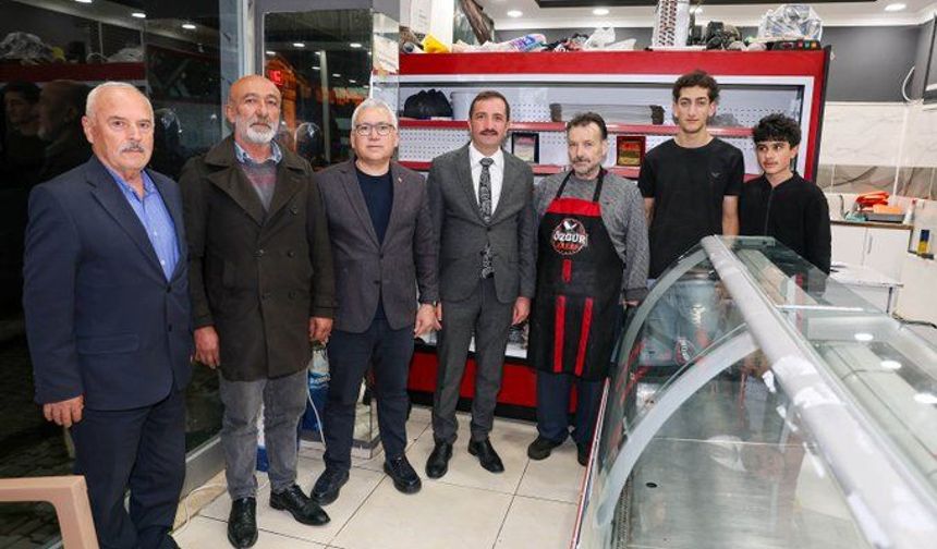 Sivas Valisi Şimşek İmranlı’da Esnaf ve Vatandaşlarla Buluştu
