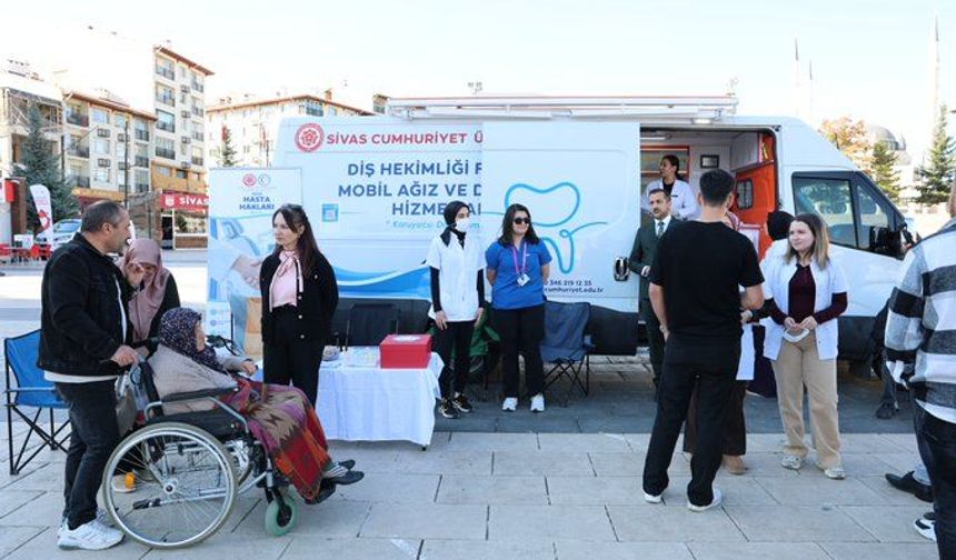 Sivas’ta Vatandaşlara Ücretsiz Diş Taraması Yapıldı